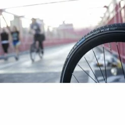 Schwalbe PNEU MARATHON PLUS 700X35C -Déstockage Soldes Magasin a85d6b086b4448edd27813fc2ed8